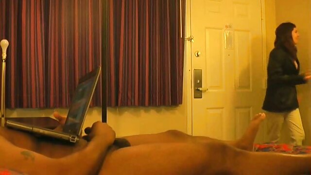 Висока якість :  Струнка порно відео мама молоденька бридкі каченя отримує поклоніння своїм натуральним сиськам Безкоштовні відеокліпи 