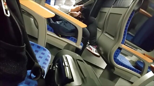 Висока якість : Струнка Молоденька Нікі Хантсман отримує поштовх в секс порно відео онлайн свою тугу кицьку Безкоштовні відеокліпи